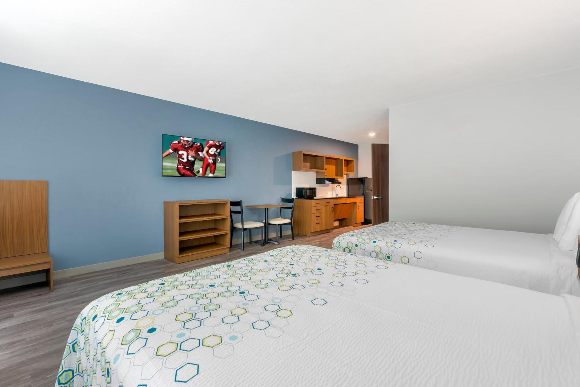 Hometowne Studios By Red Roof Tampa - Airport 외부 사진